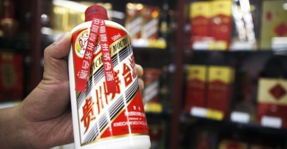 茅台股价未来涨还是跌？这事儿得掰开了揉碎了看