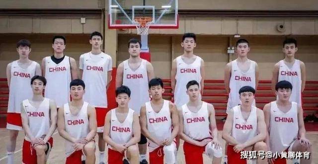 男丁VS中国男篮，当村BA的野路子遇上国家队的高大上