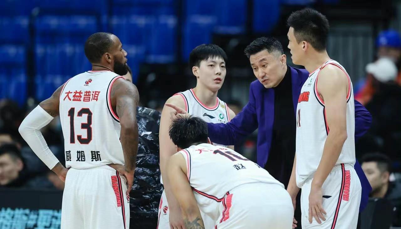 CBA焦点战，山东高速VS广东，这场硬仗到底谁更硬？