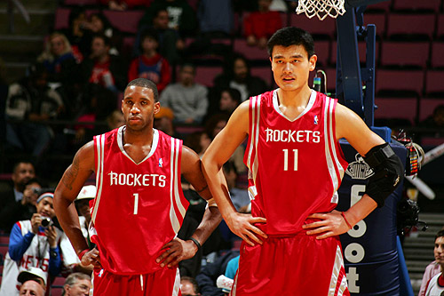 2004年姚明在火箭，那个让全中国翘课看球的赛季